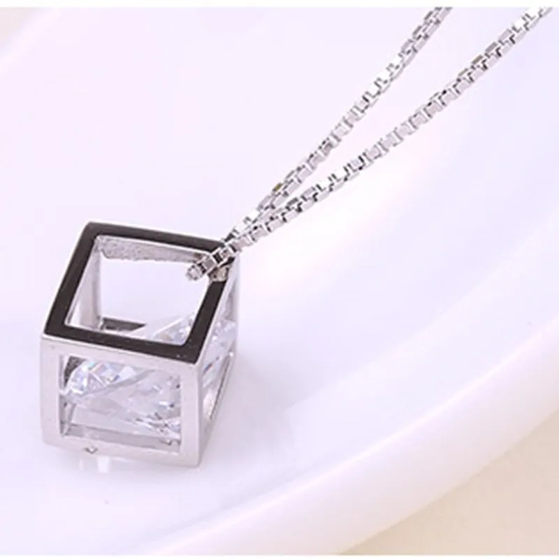 Fashion Jewelry Cube Crystal Pendant Necklace for Women in 925 Silver