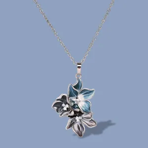 Fashion Jewelry Elegant Flower Enamel Pendant Necklaces in Silver Color