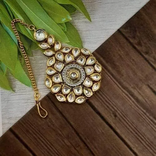 Round Meena Ad Kundan Teeka