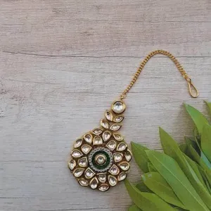 Round Meena Ad Kundan Teeka