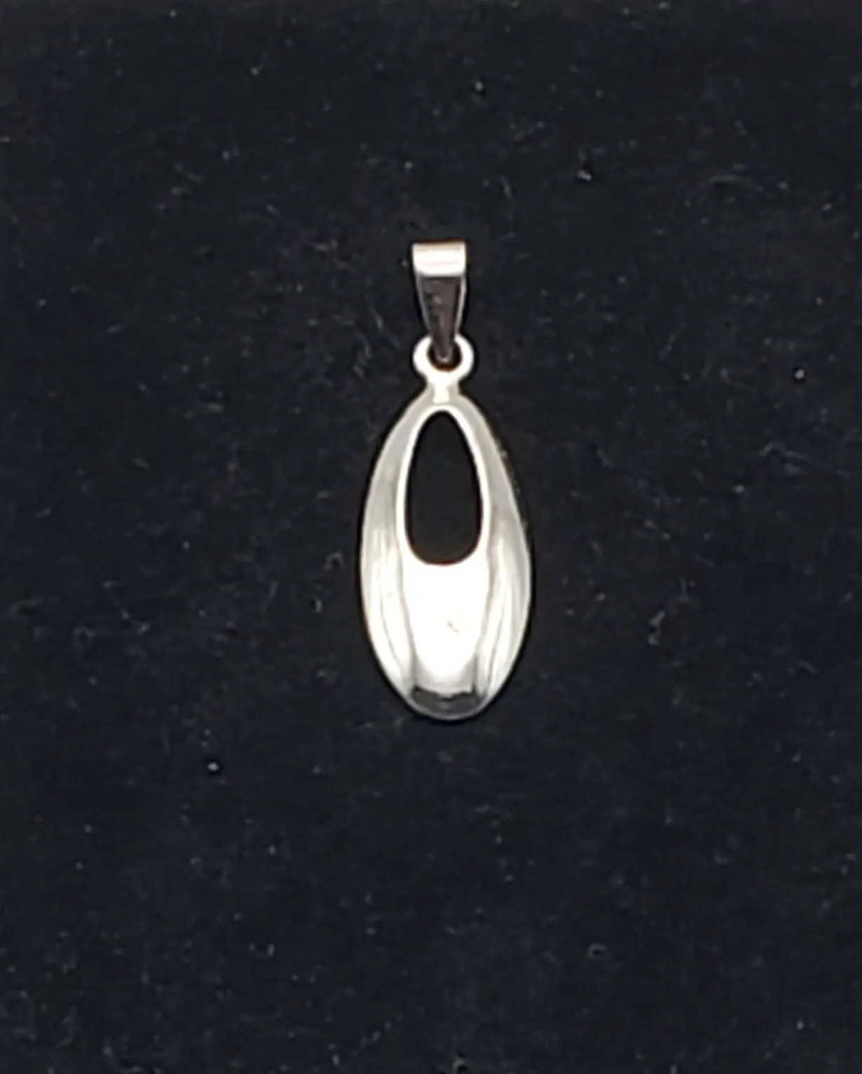 Vintage Sterling Silver Oval Dangle Pendant