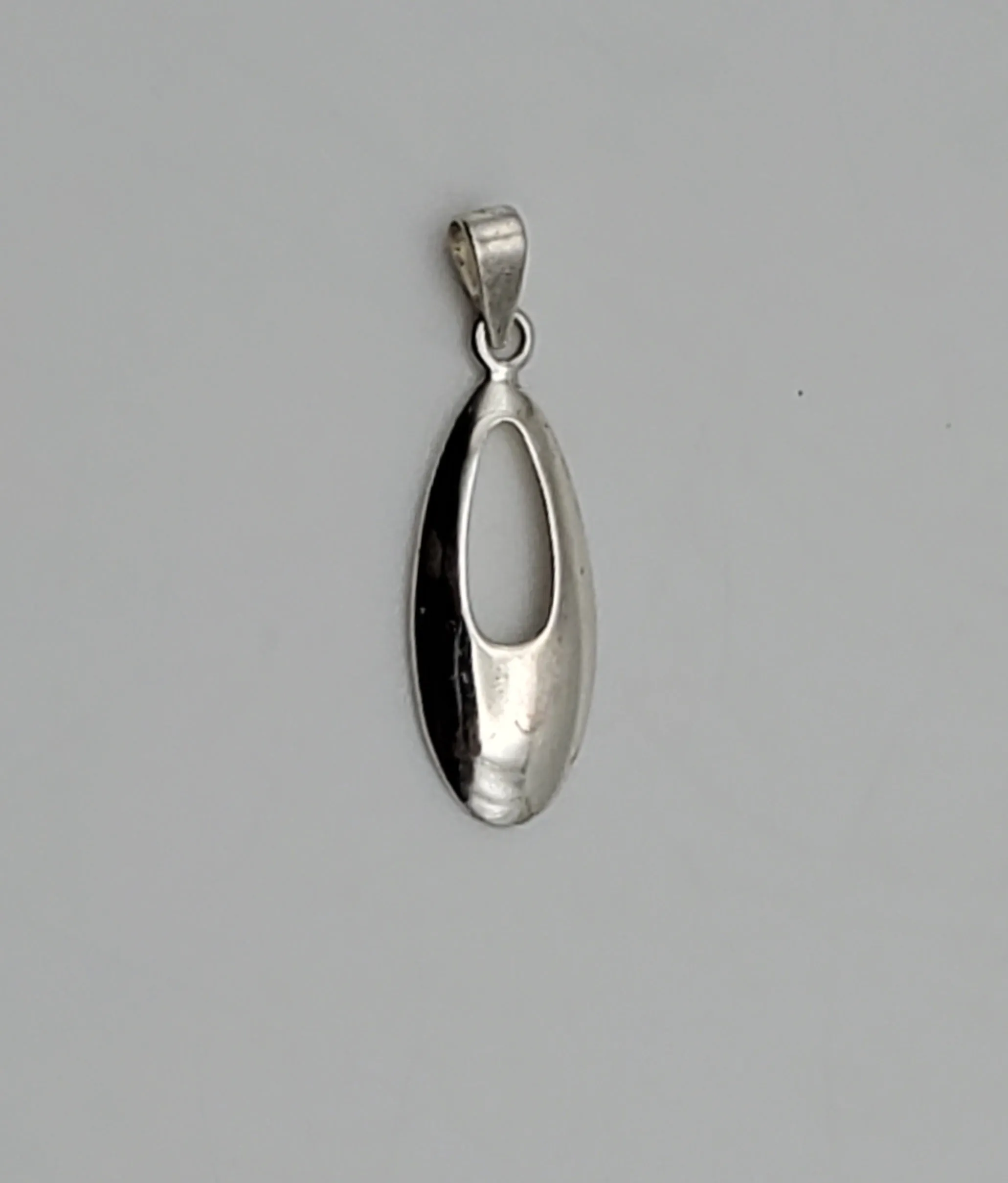 Vintage Sterling Silver Oval Dangle Pendant