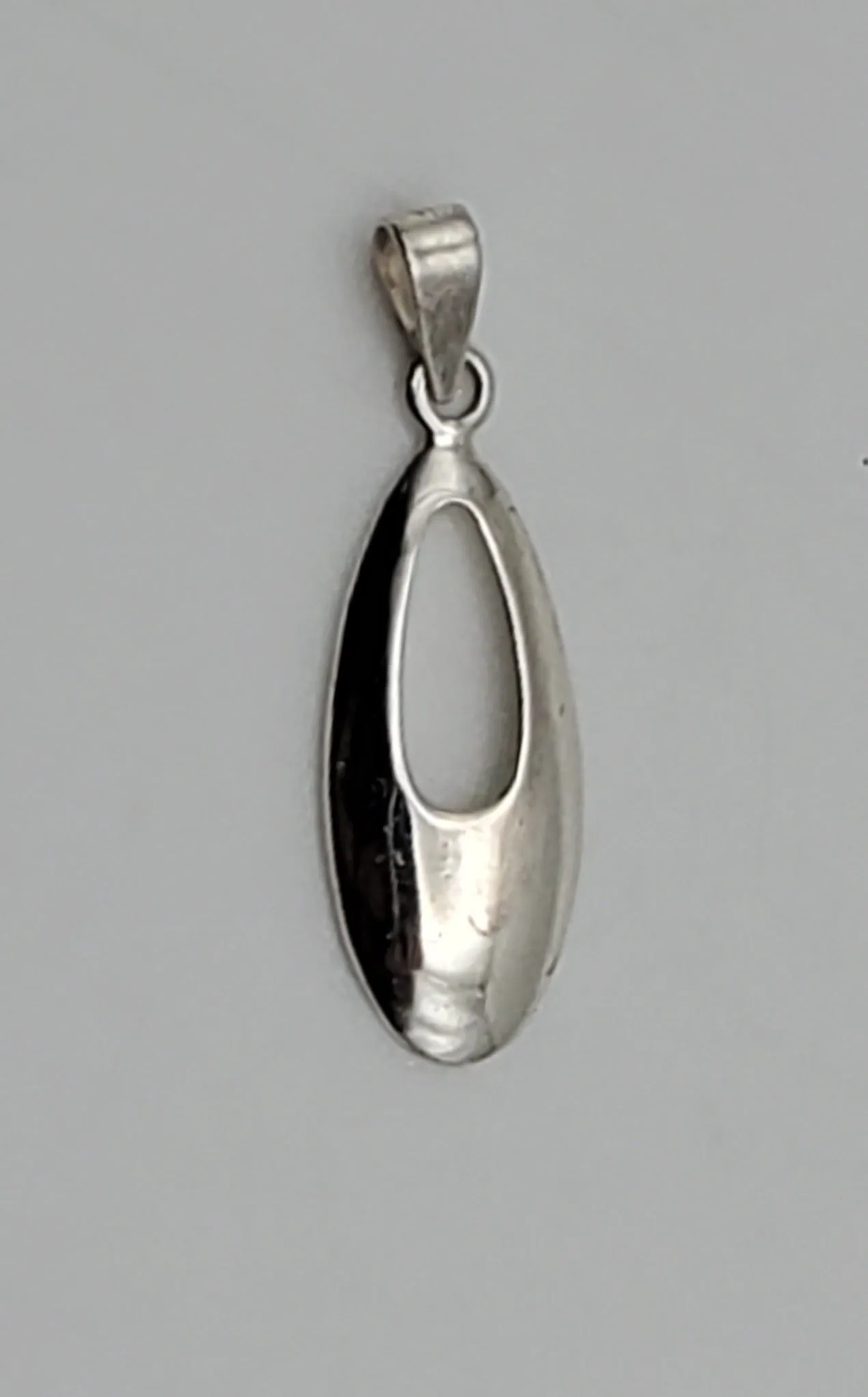 Vintage Sterling Silver Oval Dangle Pendant