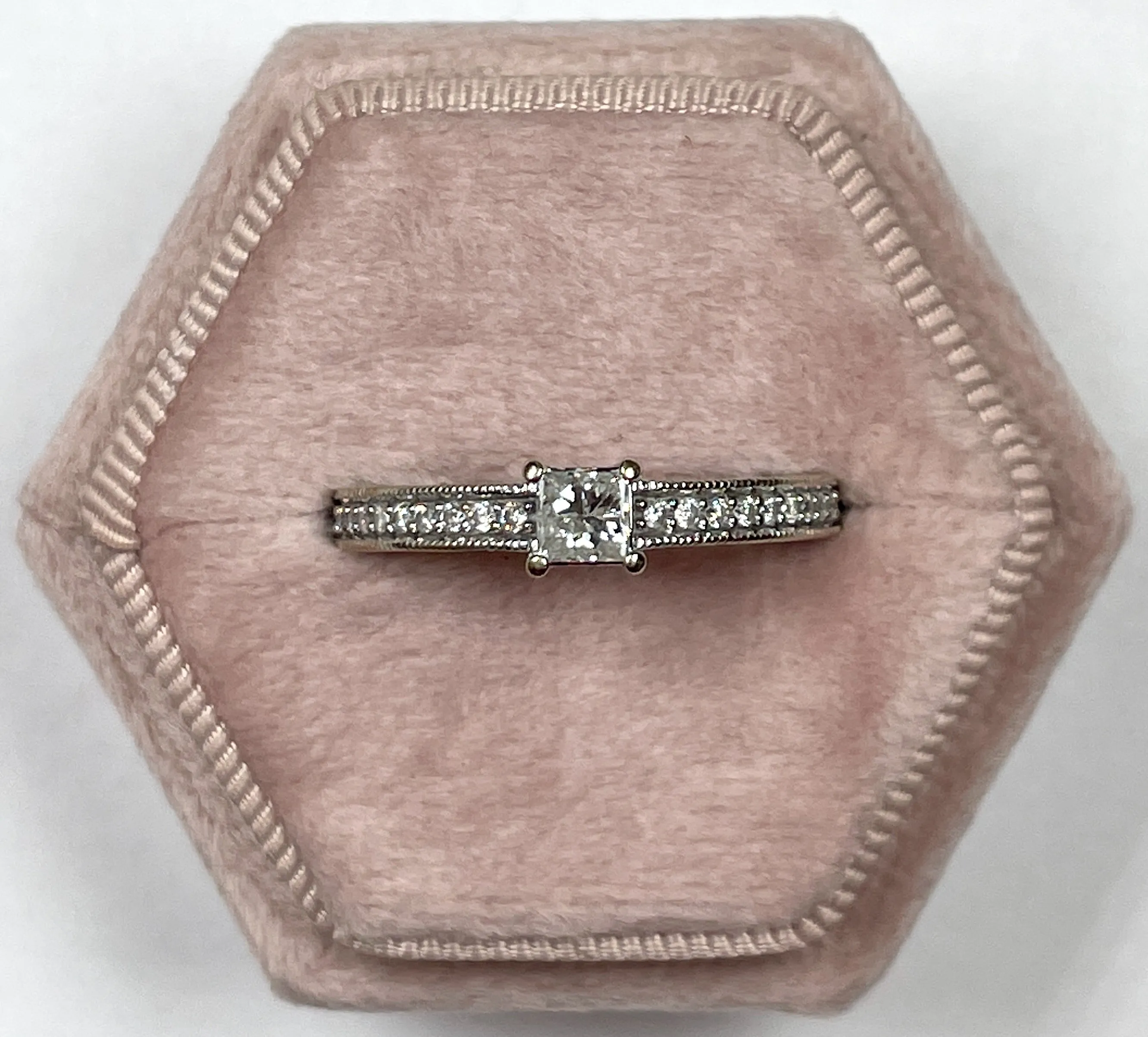 White Gold and Diamond Ring (Authentic Pre-Owned)